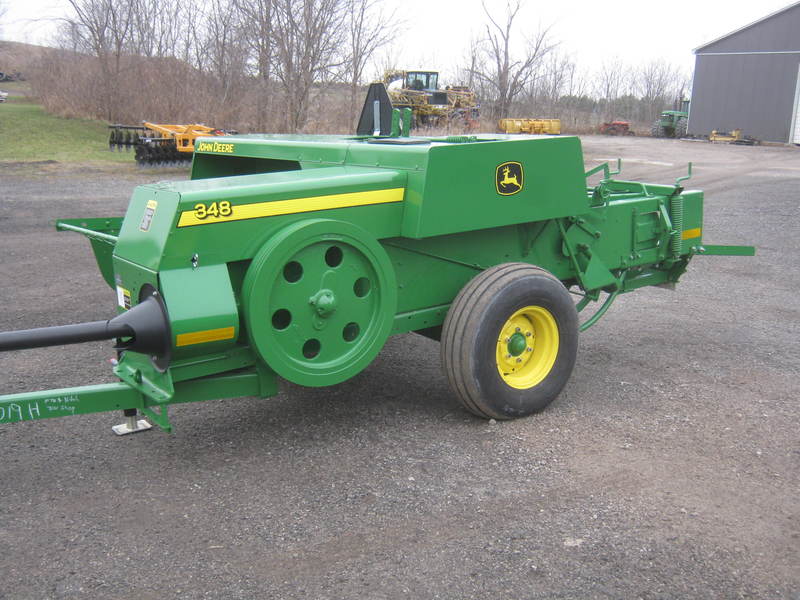 John Deere 348 Square Baler